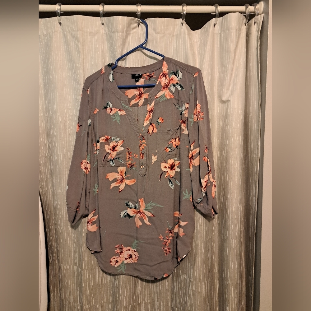 Torrid Grey Floral Top sz 2